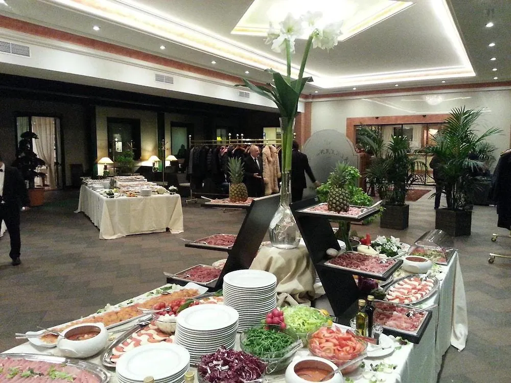****  Palace Hotel Legnano İtalya